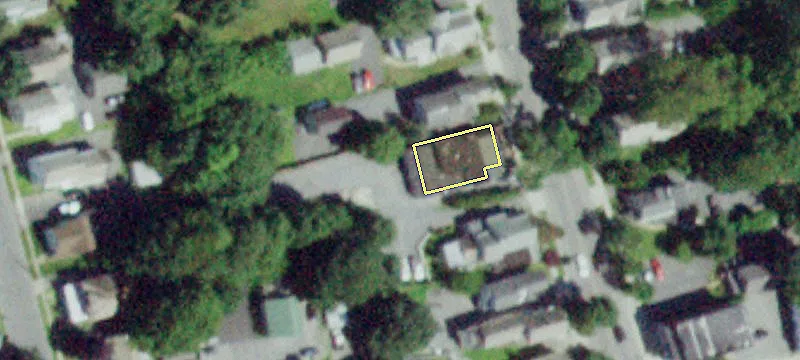 122 Bay St