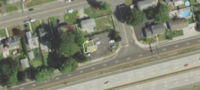 975 Sunrise Hwy