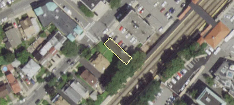 82 Lk Ave
