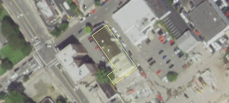 320 Main St