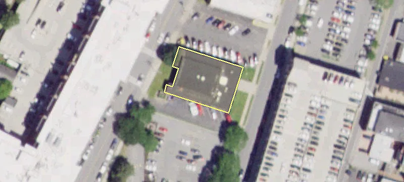 27 Woodlawn Ave