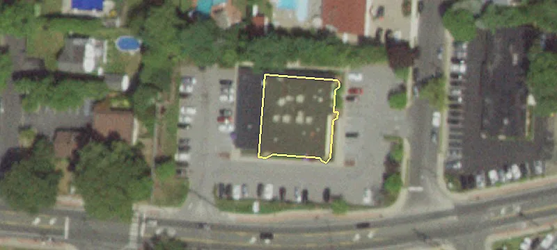 735 Montauk Hwy