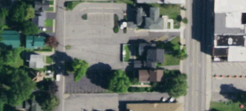 34 Main St