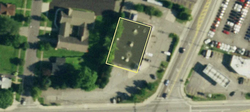 1424 Main St