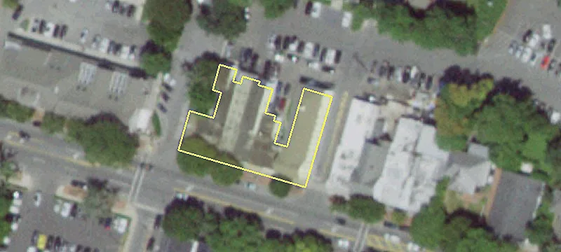 48 Newtown Ln
