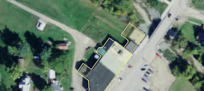 1613 Main St
