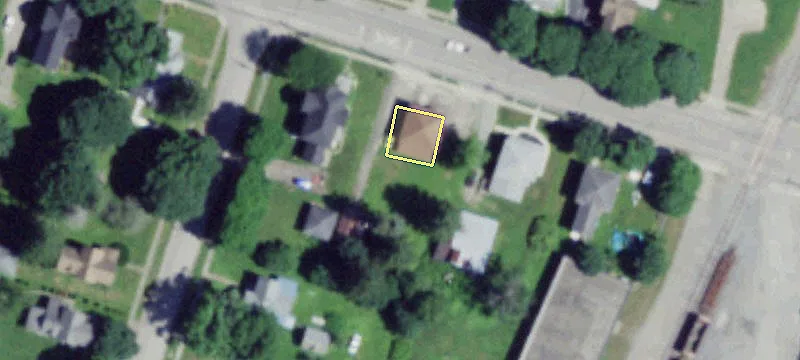 82 Maple Ave