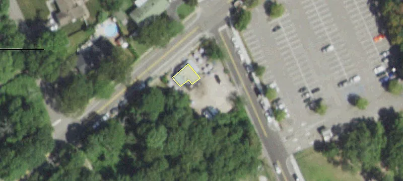 302 Middle Rd