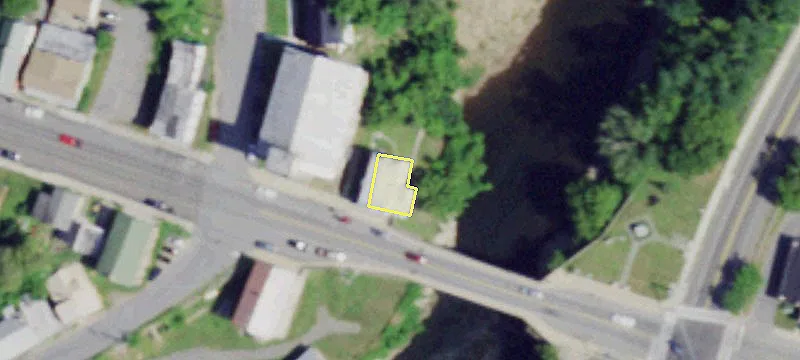 1744 Main St