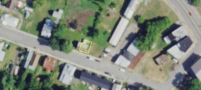 16 Cedar St