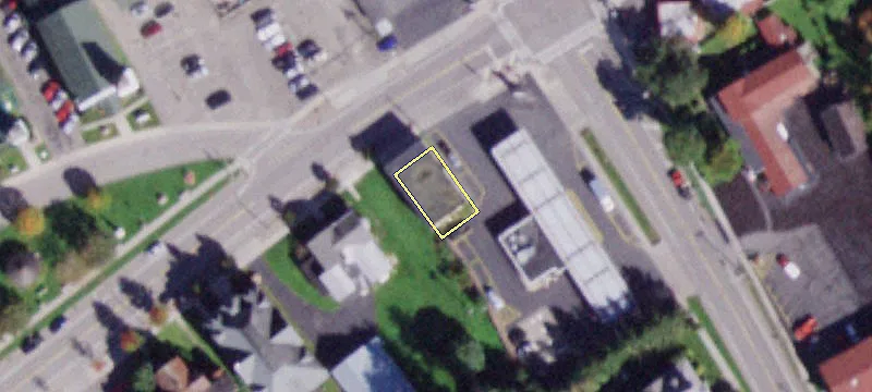 28 Main St