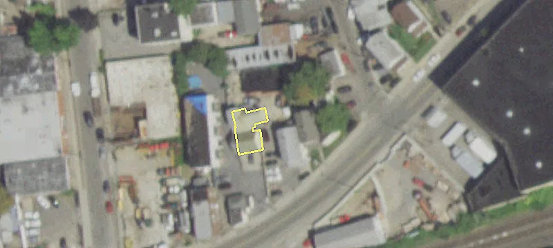 419-423 Un Ave