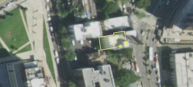 30 Bay St