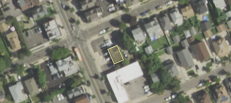 224 Mineola Blvd
