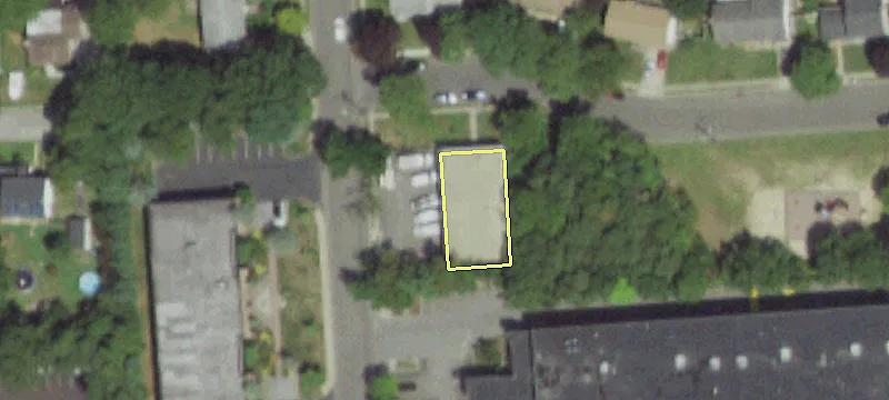 841 Grundy Ave