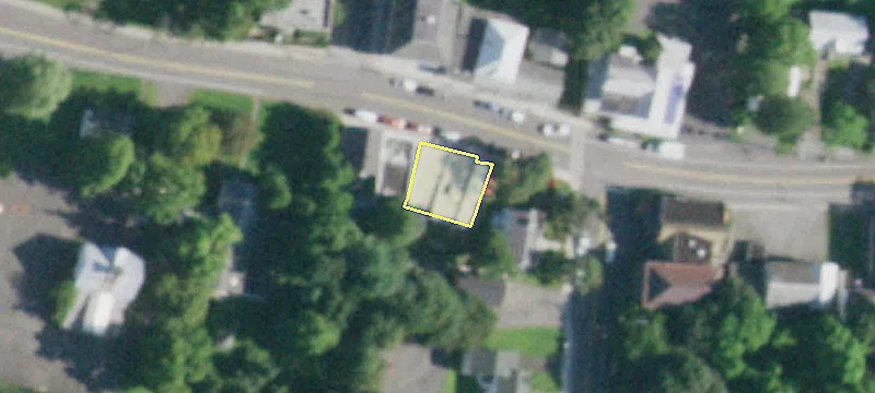 215 Main St