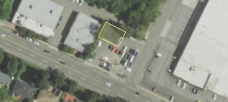 215 Robbins Ln