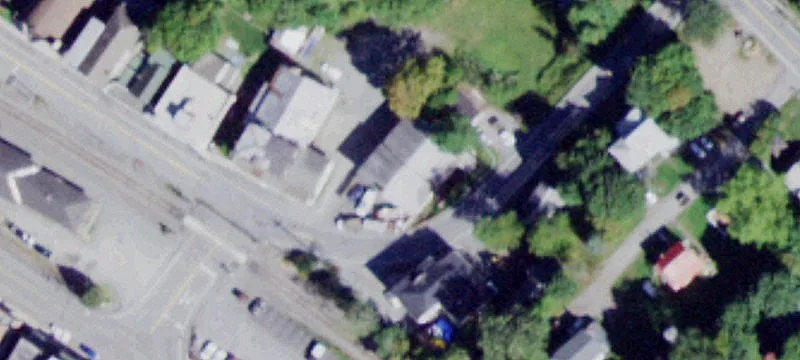 16 Uppr Main St