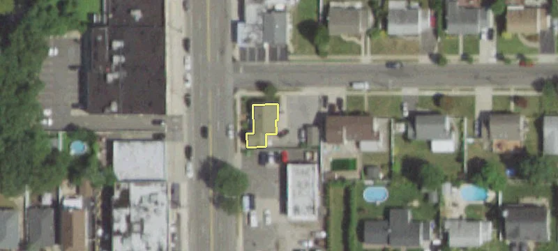 1068 Broadway