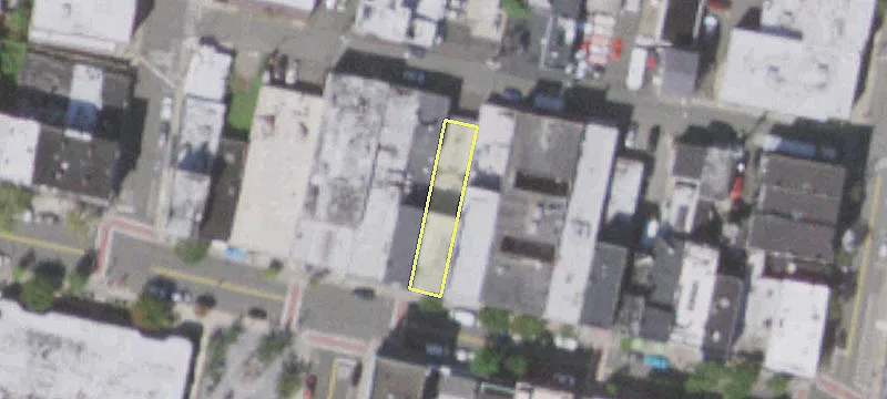 98 Main St