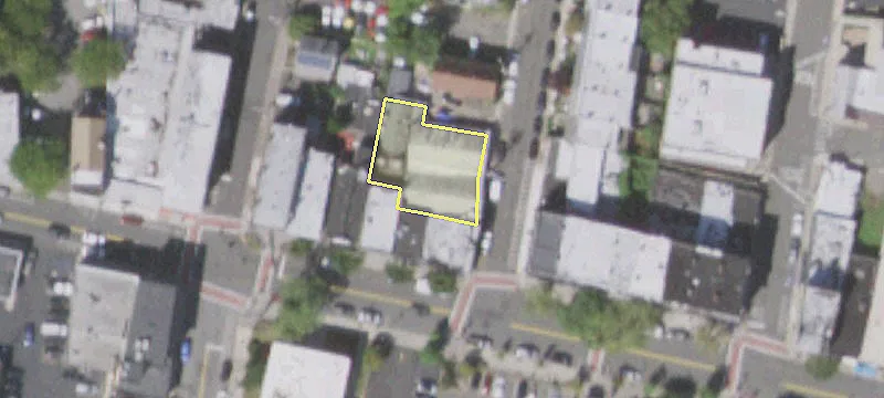 128 Main St