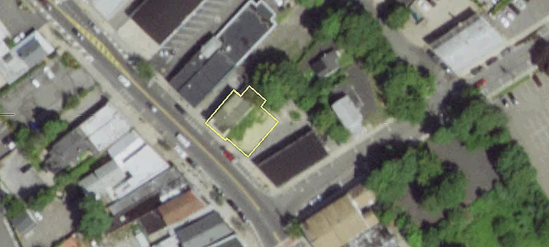1527 Main St