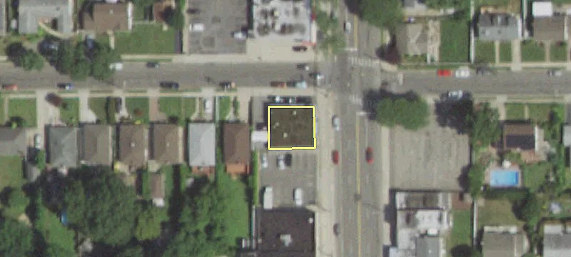 1079 Broadway