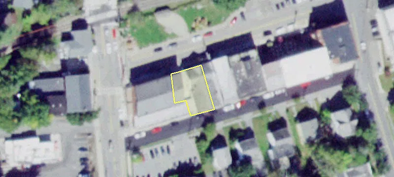 8 Railroad Ave