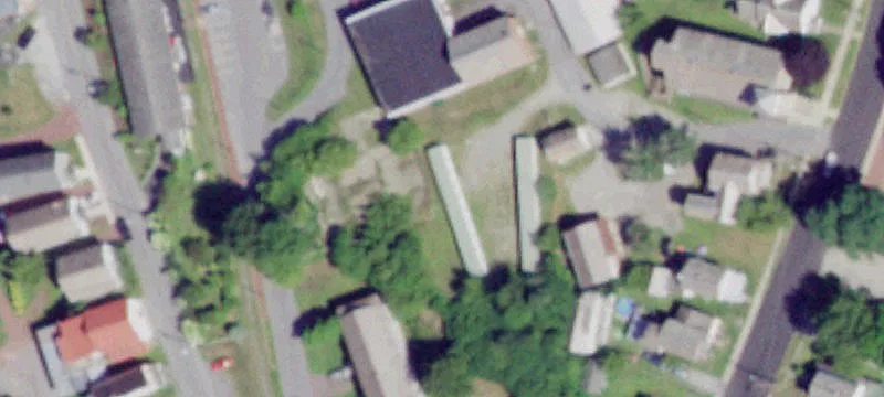 16 Lions Ln