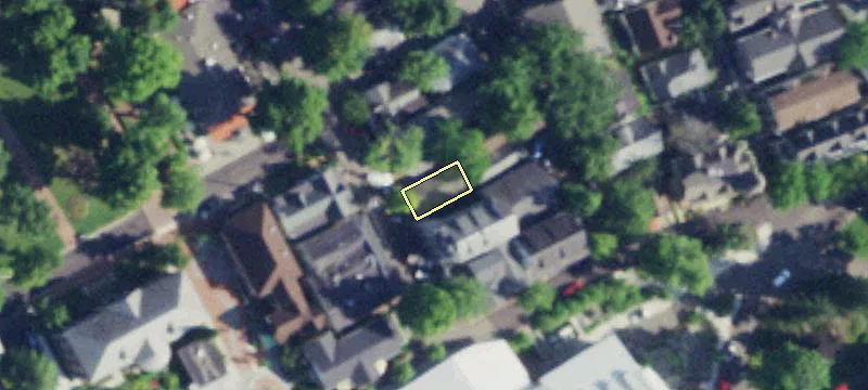 21 Roberts Ave