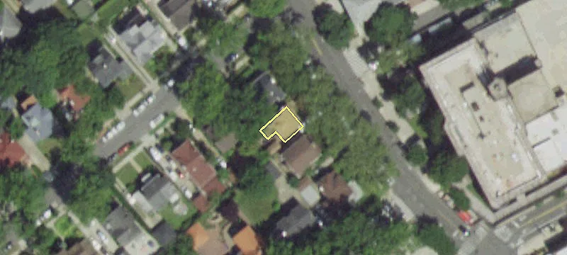 8238 Kew Gdns Rd