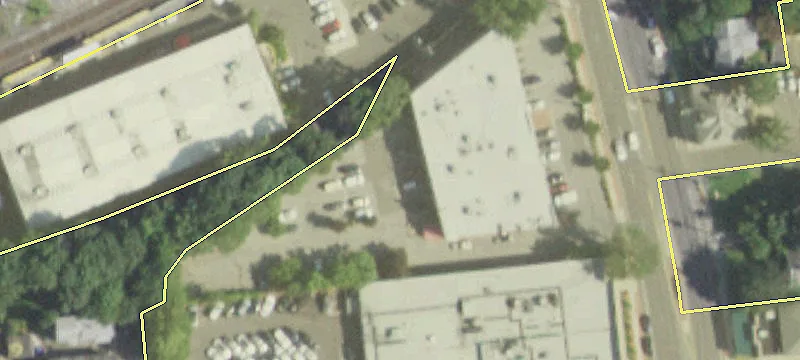 10 Cedar Swamp Rd