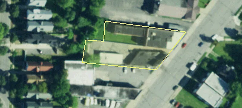 1712 Main St