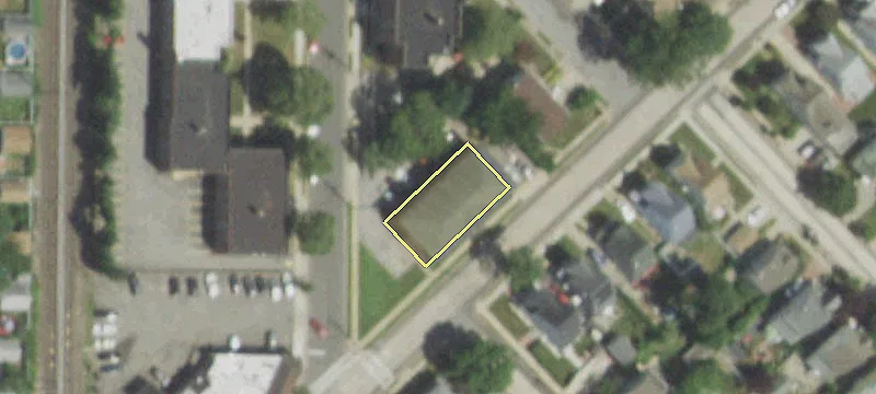 133 Dubois Ave