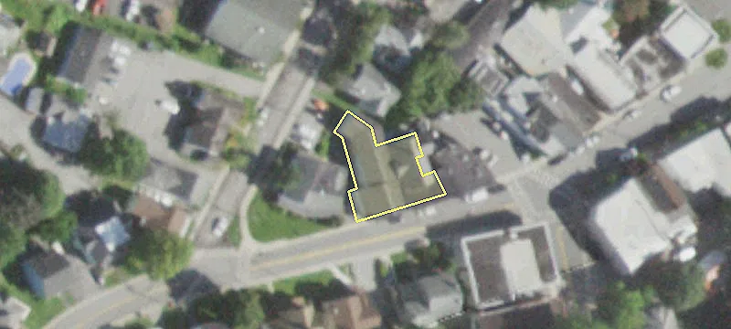 109 Vineyard Ave