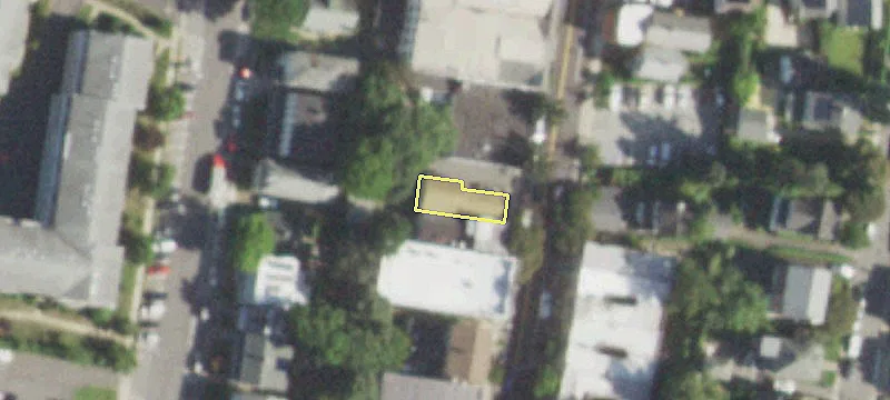 585 Warburton Ave