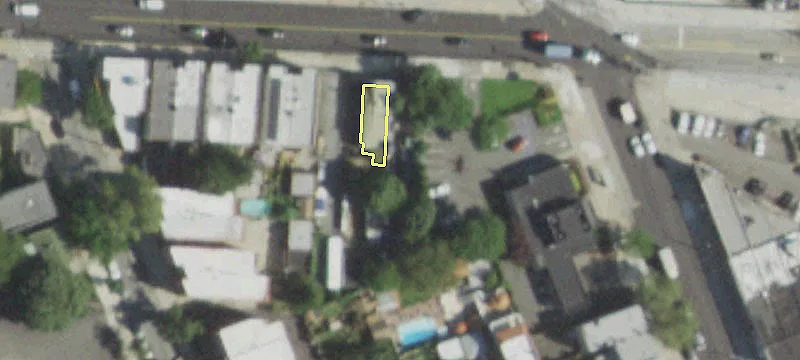6126 Metropolitan Ave