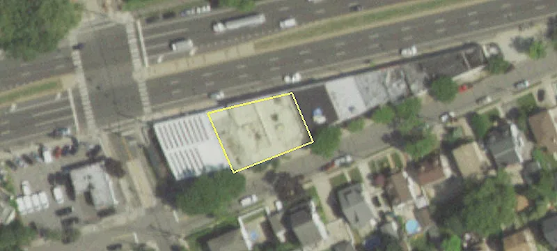 225 Sunrise Hwy