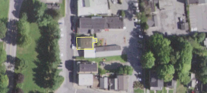 32 Frnt St
