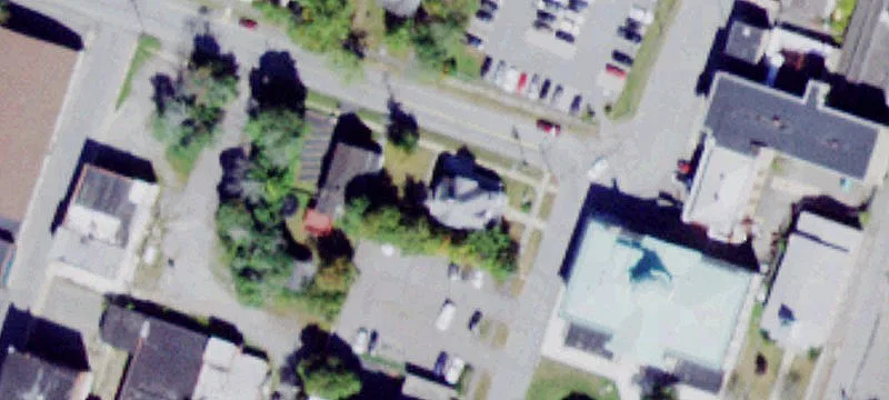11 Bank St
