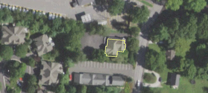 7 Macdonald Ave