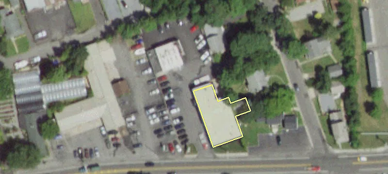 135 Hallock Ave