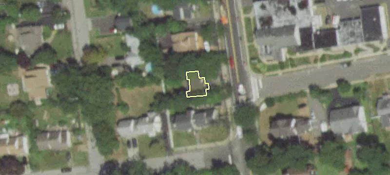 114 Carleton Ave
