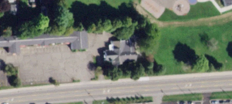 737 Main St
