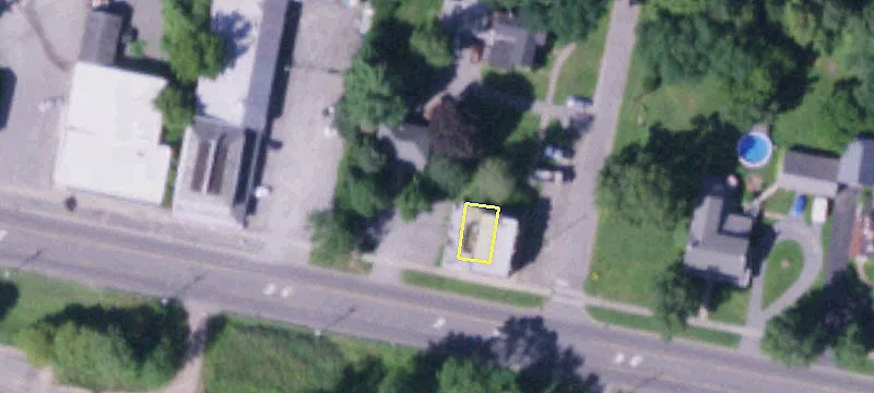 27 Seneca Ave