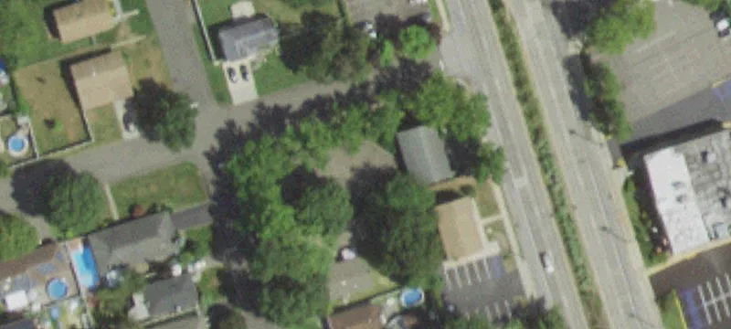 2080 Deer Park Ave