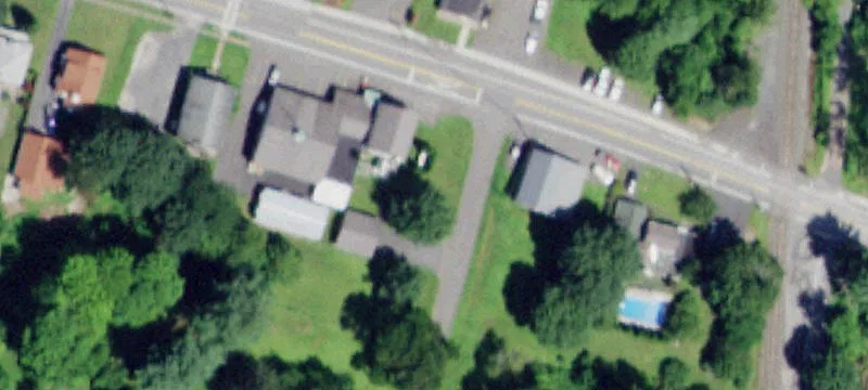 122 Maple Ave