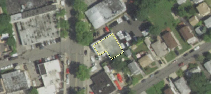 118 Denton Ave