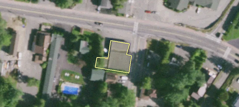 2242 Saranac Ave