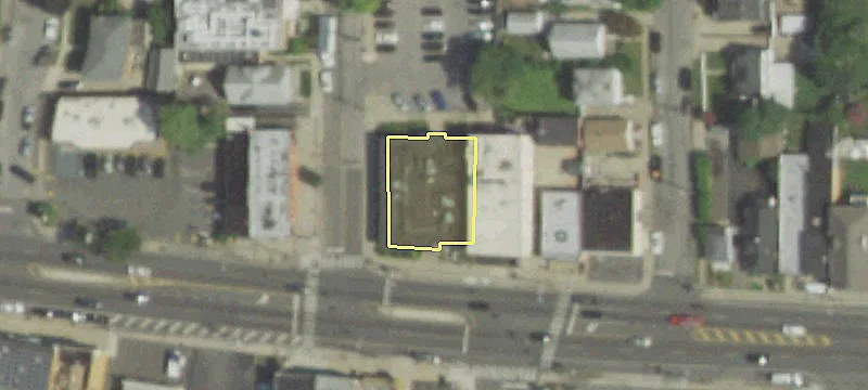 828 Hempstead Tpke